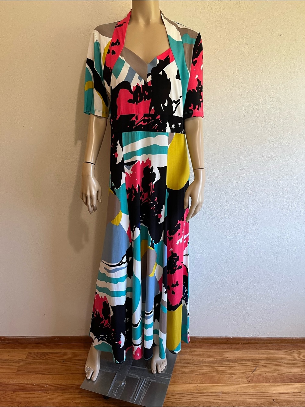 Abstract Print Maxi Dress in Black, Coral, White & Blue size L